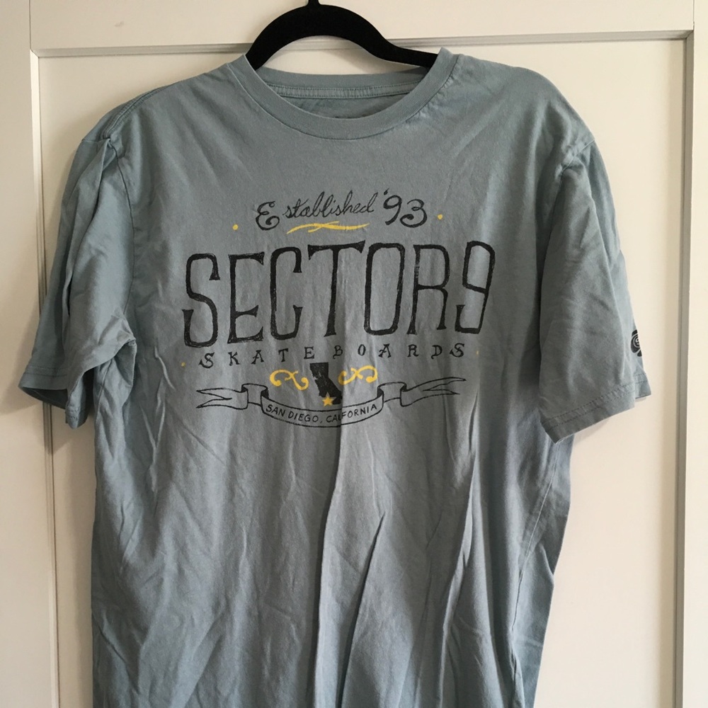 Men’s t-shirt.